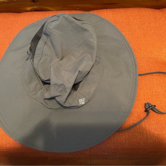 Columbia hat - Picture 4 of 4